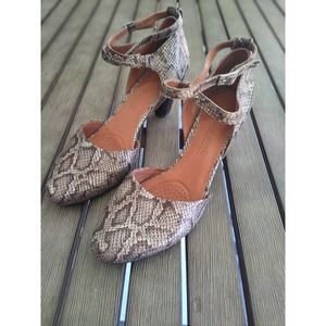 Gentle souls snake print pumps